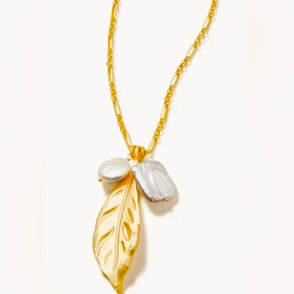NWOT Spartina 449 Magnolia Leaf & Fresh Water Pearls Necklace